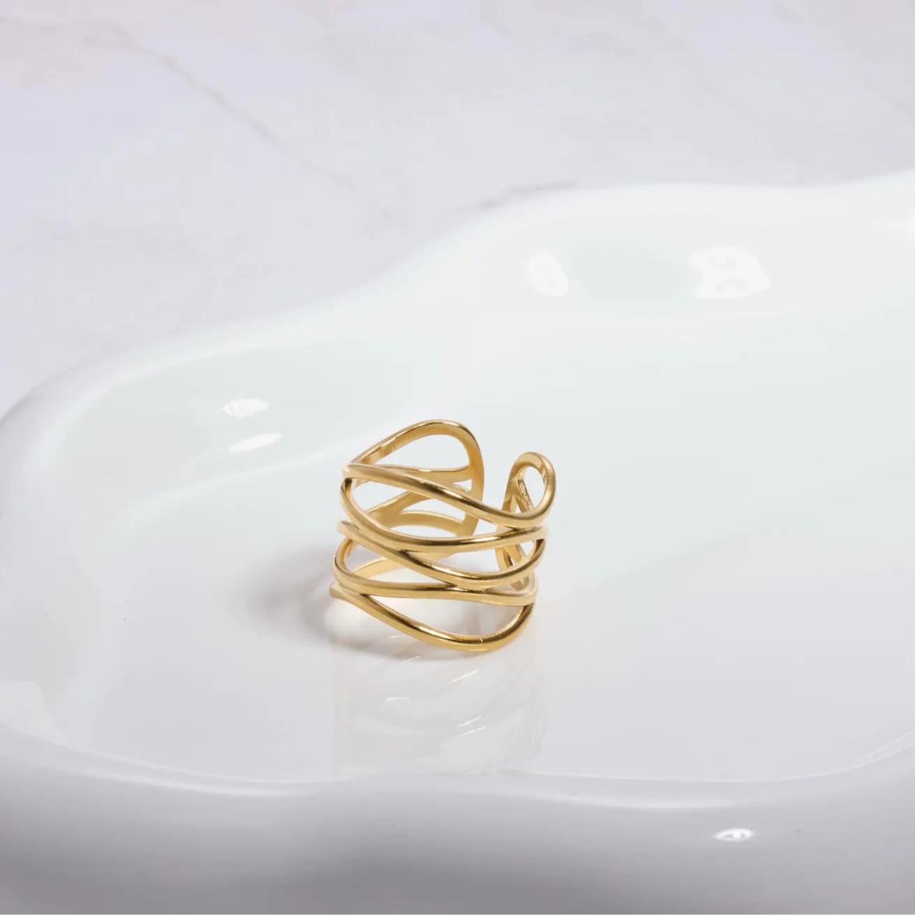 Criss-Cross Ring